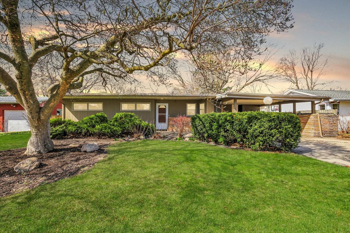 1421 Cambridge Drive, Champaign, IL 61821