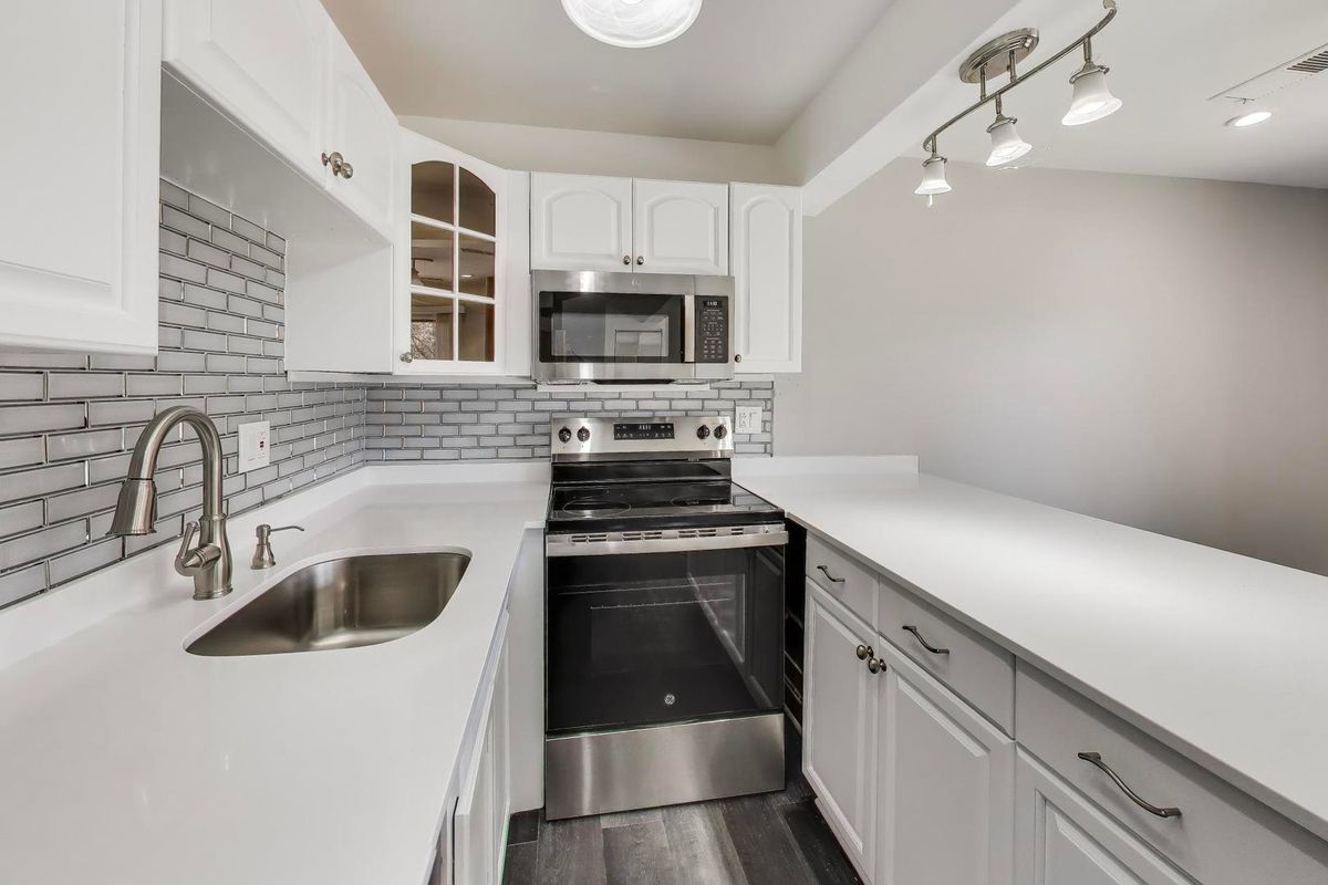 22 Jamaica Colony #1, Fox Lake, IL 60020