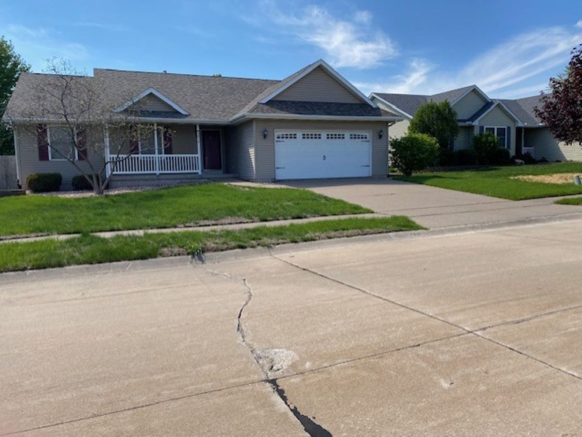 5816 Heather Avenue, Davenport, IA 52807