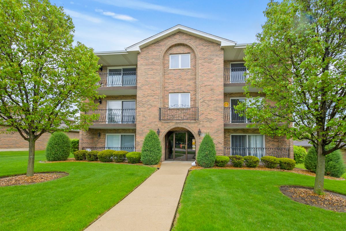 15255 West Avenue, Orland Park, IL 60462