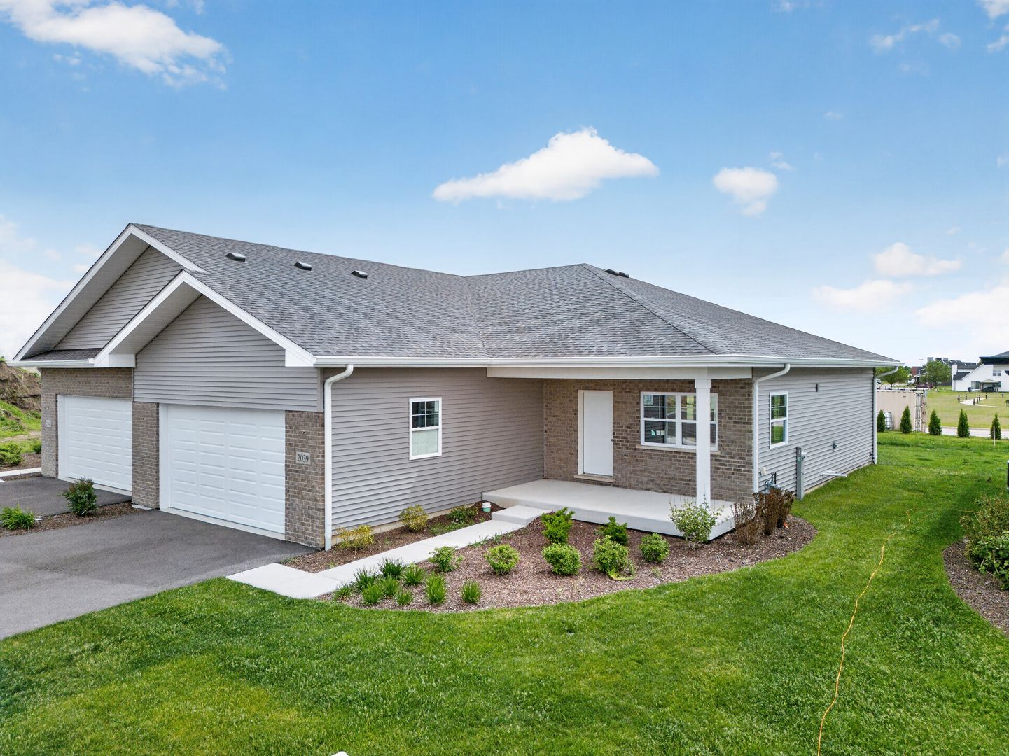 2039 Isabella Lane — Minooka, IL 60447