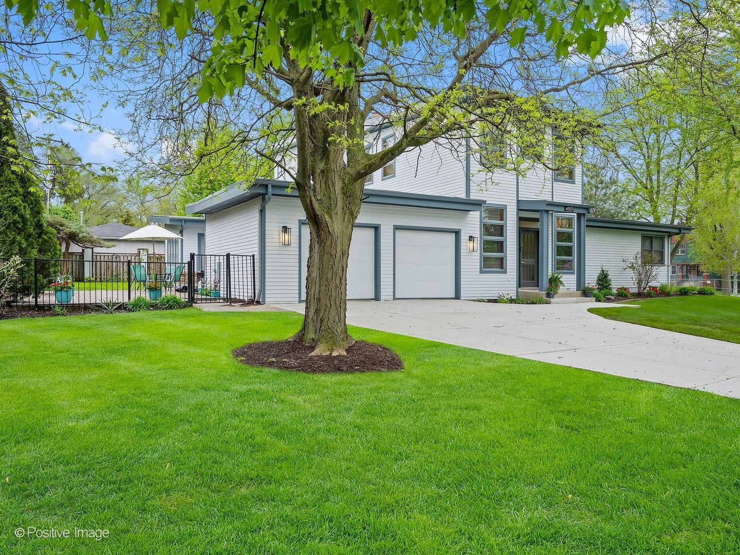 4557 Woodland Avenue — Western Springs, IL 60558