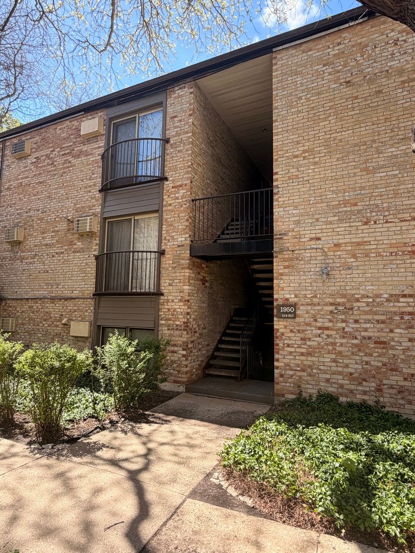 1950 CHERRY Lane, Northbrook, IL 60062