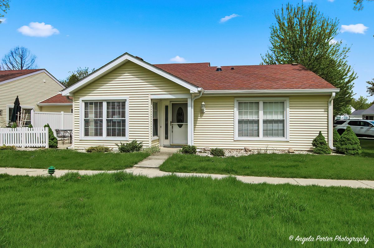 7201 Hastings Circle, Fox Lake, IL 60020