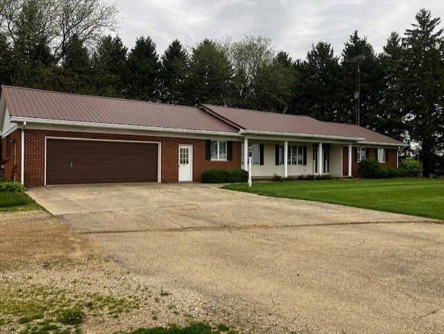 4015 E 1st Road, Mendota, IL 61342