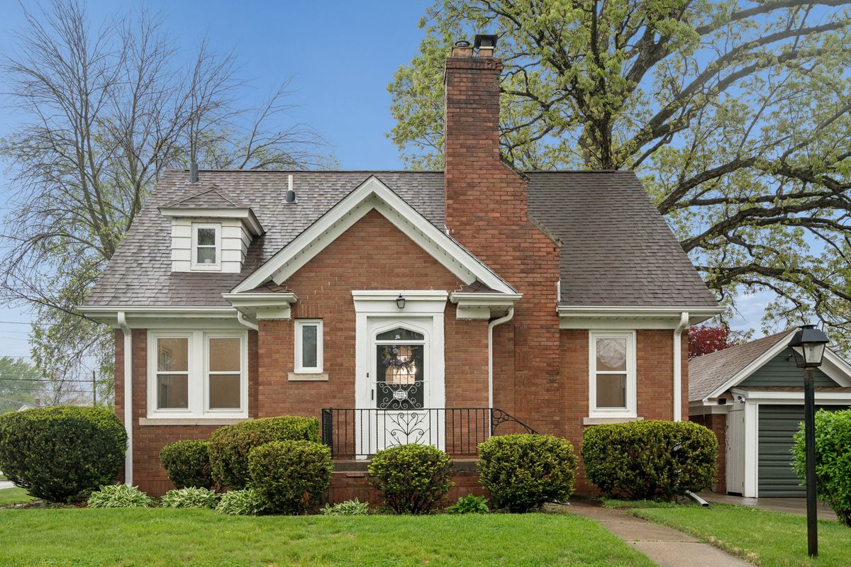 2905 13TH Avenue, Moline, IL 61265