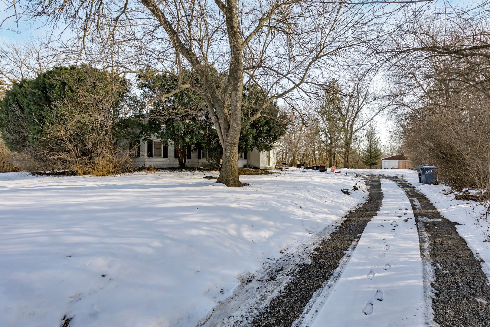 2963 87th Street — Darien, IL 60561