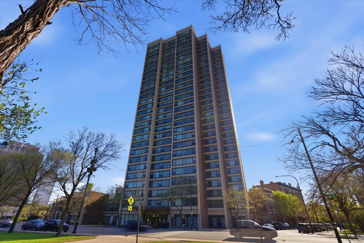 1850 N Clark Street #2805 — Chicago, IL 60614