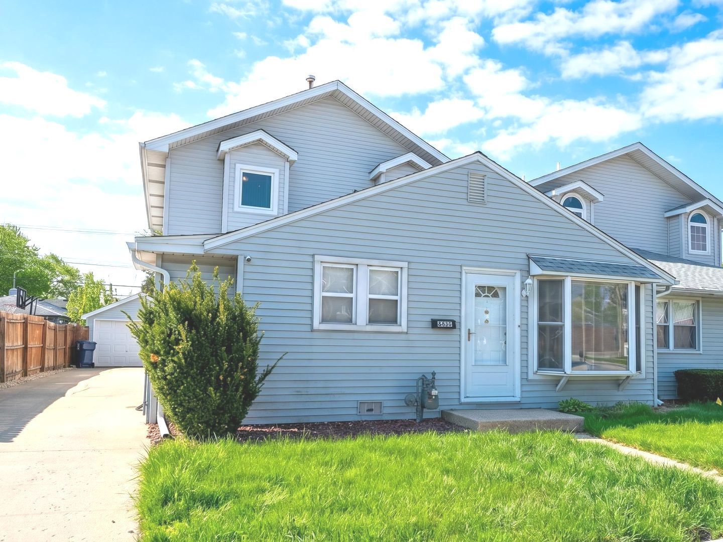 4429 W 87th Street — Hometown, IL 60456