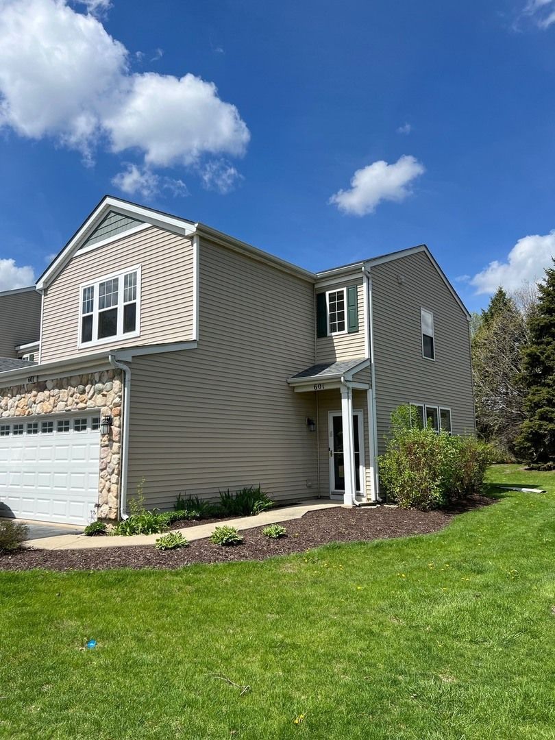 601 Blackstone Court — Aurora, IL 60504
