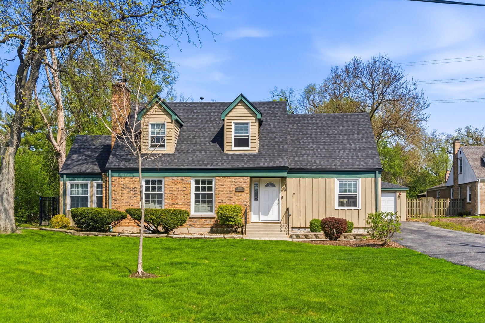 0S611 Cedar Avenue — Elmhurst, IL 60126