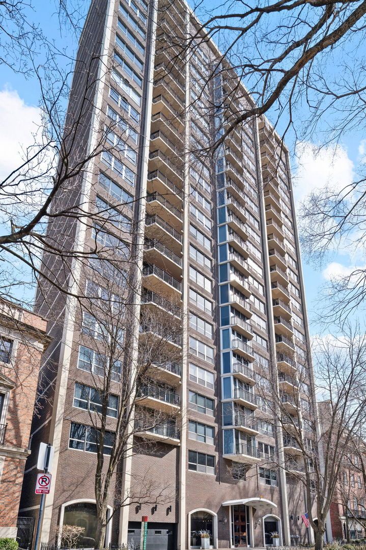 1515 Astor Street, Chicago, IL 60610