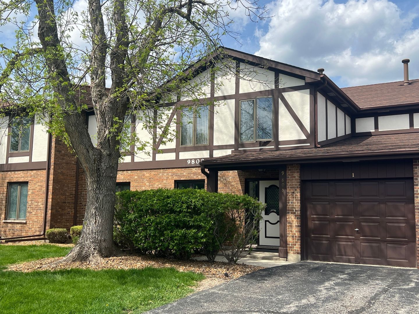 9808 Mill Drive W #2B — Palos Park, IL 60464