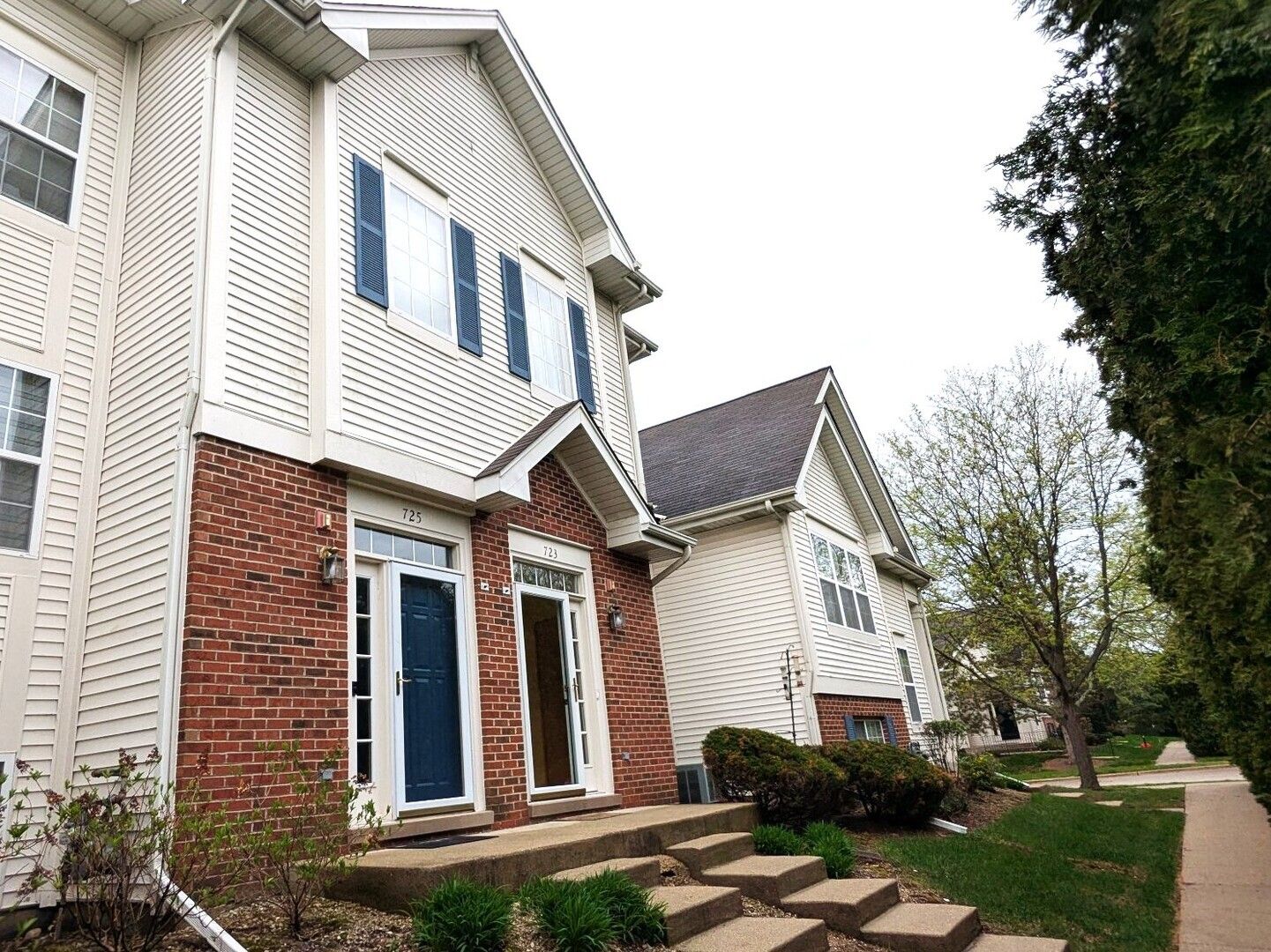 723 River Walk Drive #723 — Wheeling, IL 60090