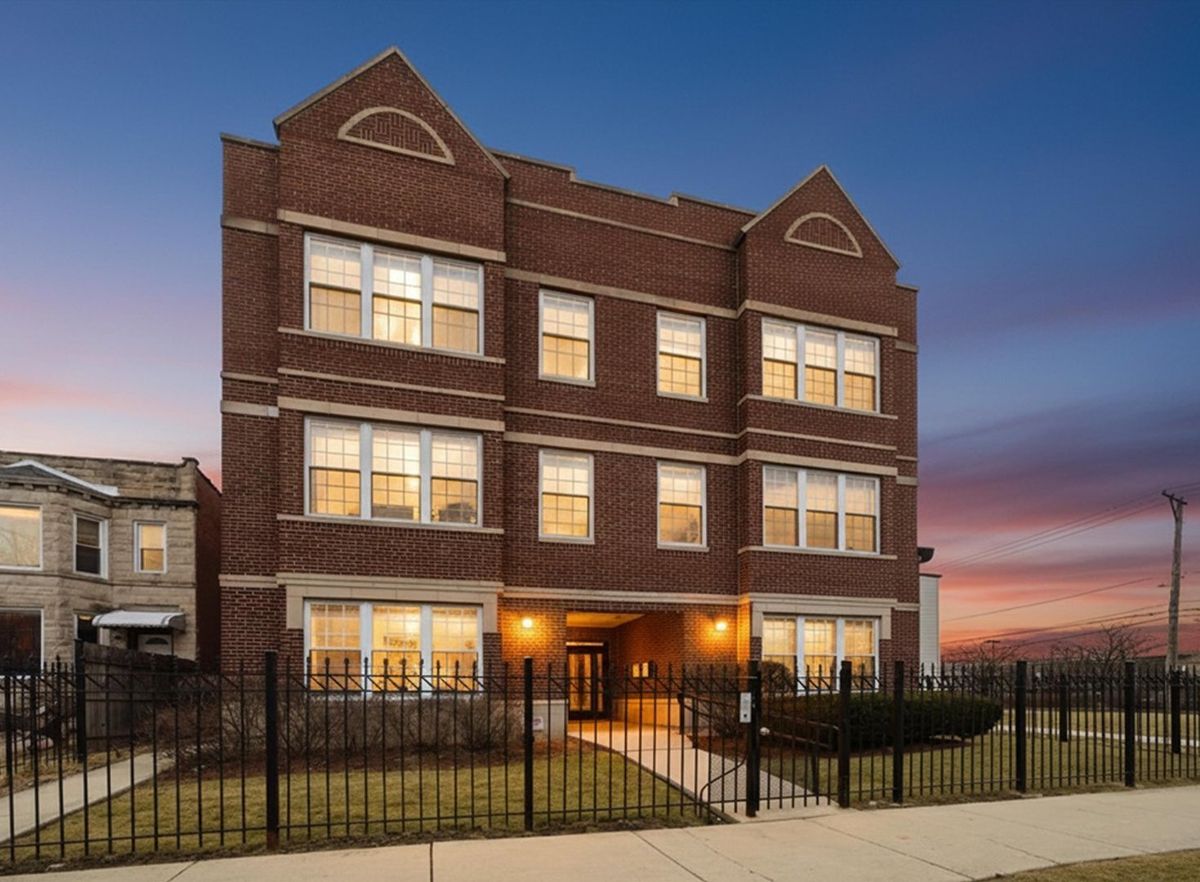25 Menard Avenue, Chicago, IL 60644