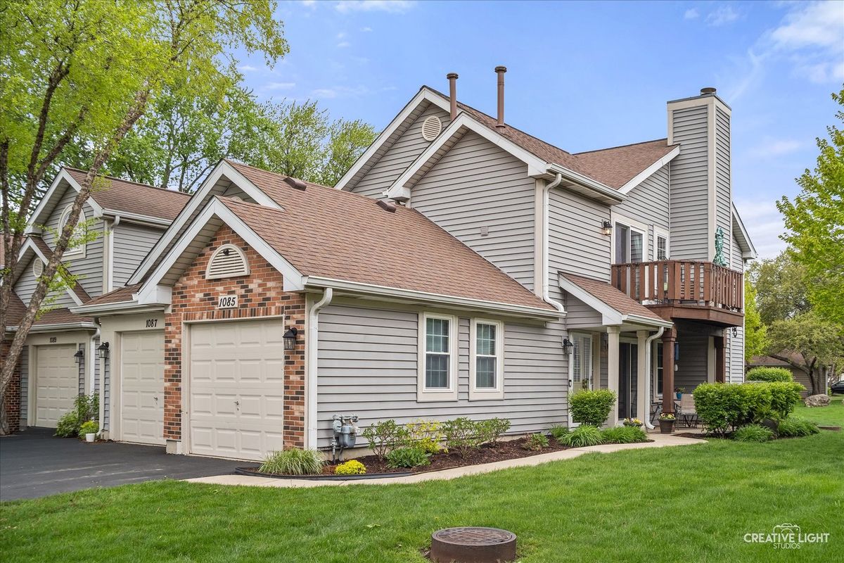 1085 Rockport Drive, Carol Stream, IL 60188