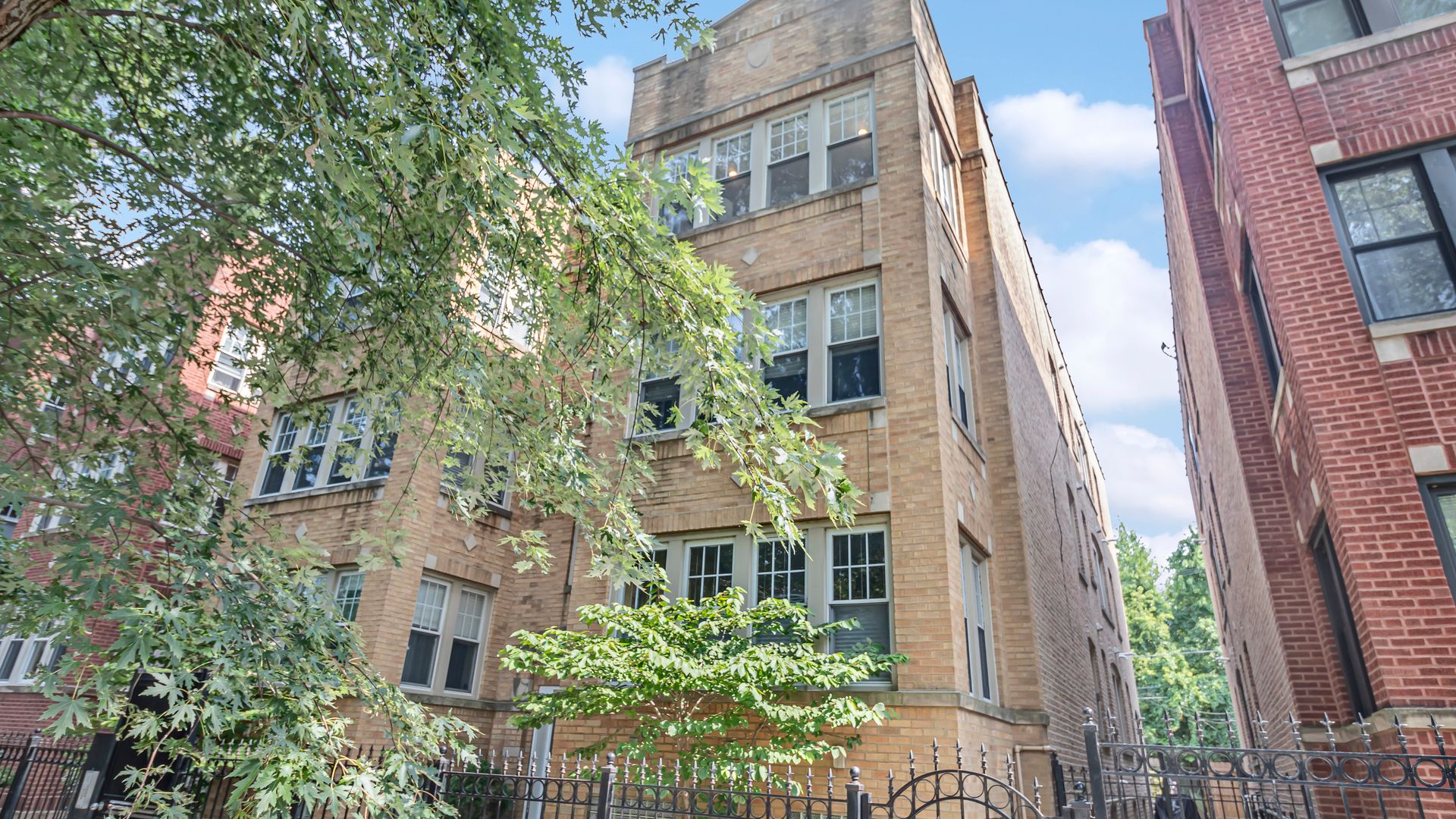 7315 N Honore Street #3 — Chicago, IL 60626