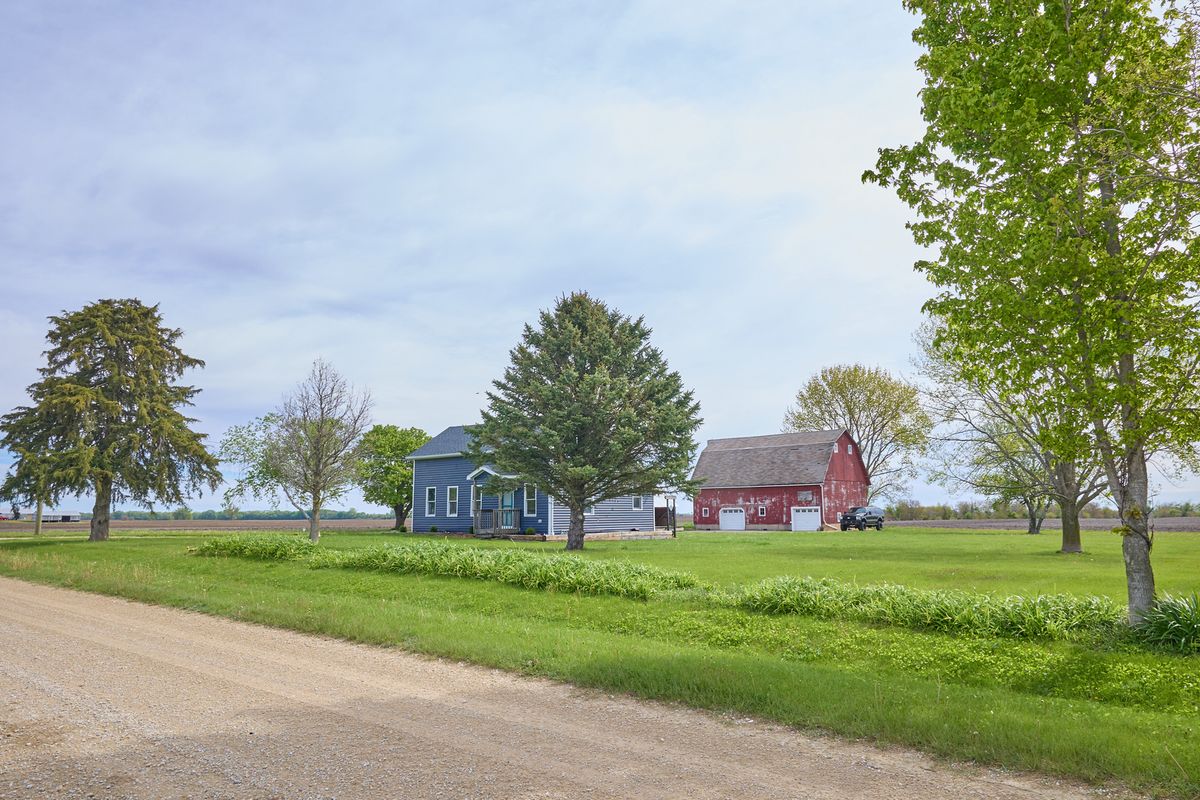 324 Wixon Pit Road, Earlville, IL 60518