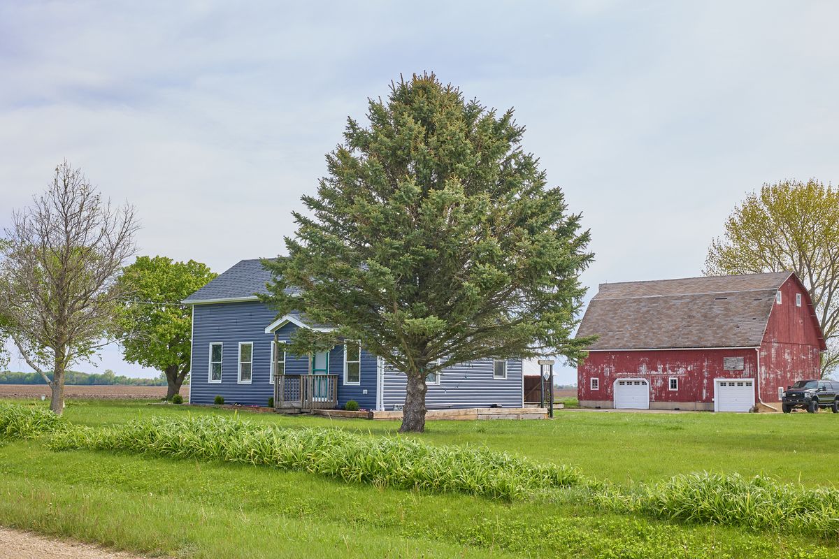 324 Wixon Pit Road, Earlville, IL 60518