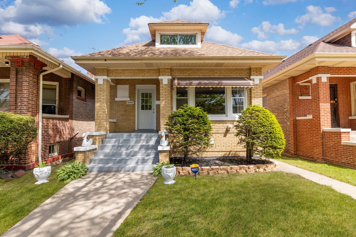 8109 Marquette Avenue, Chicago, IL 60617