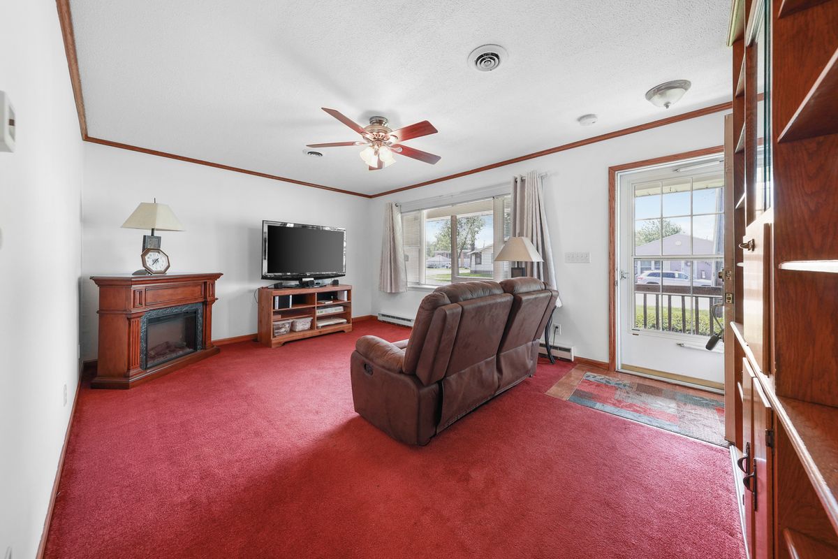 385 S Kankakee Street, Coal City, IL 60416
