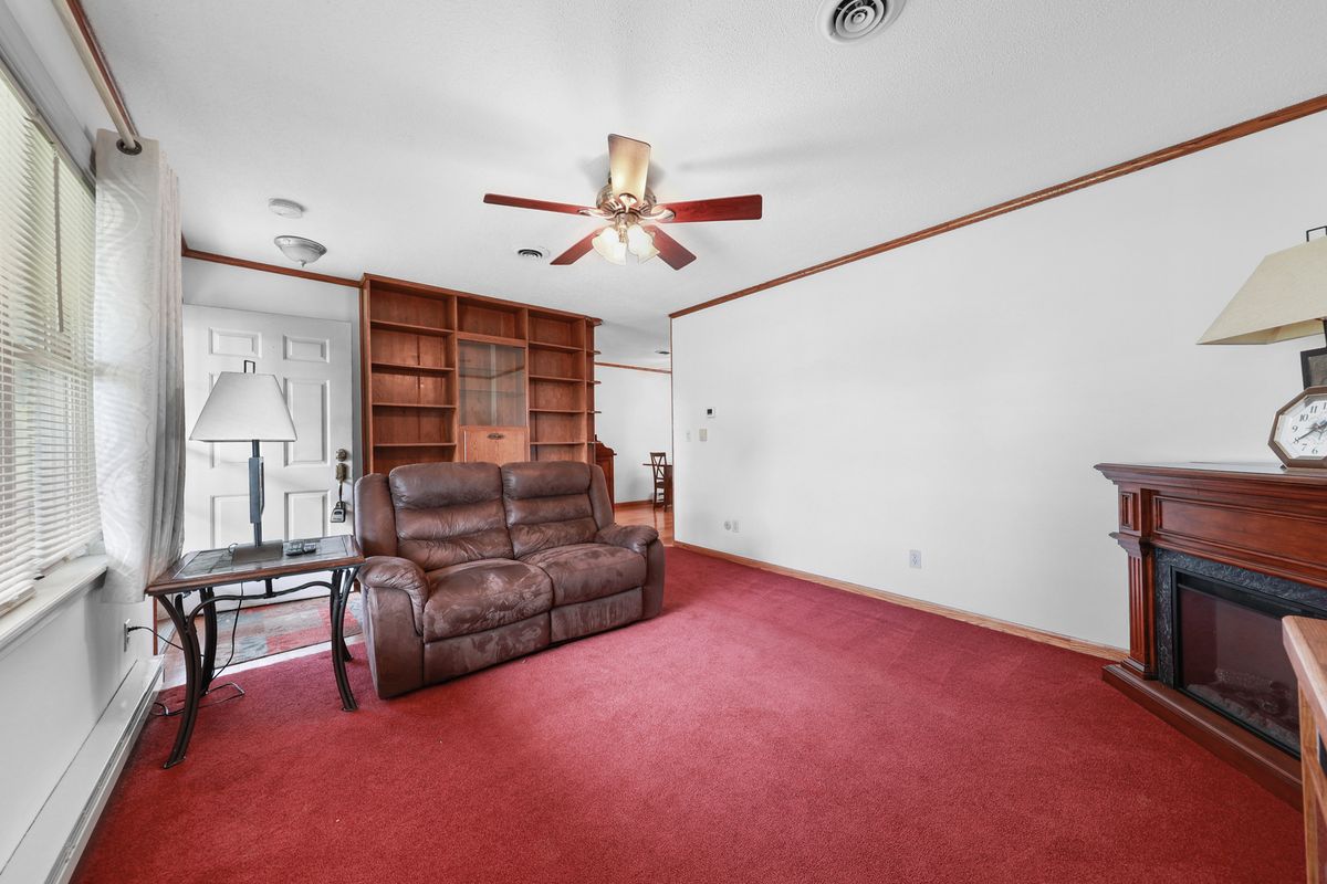 385 S Kankakee Street, Coal City, IL 60416