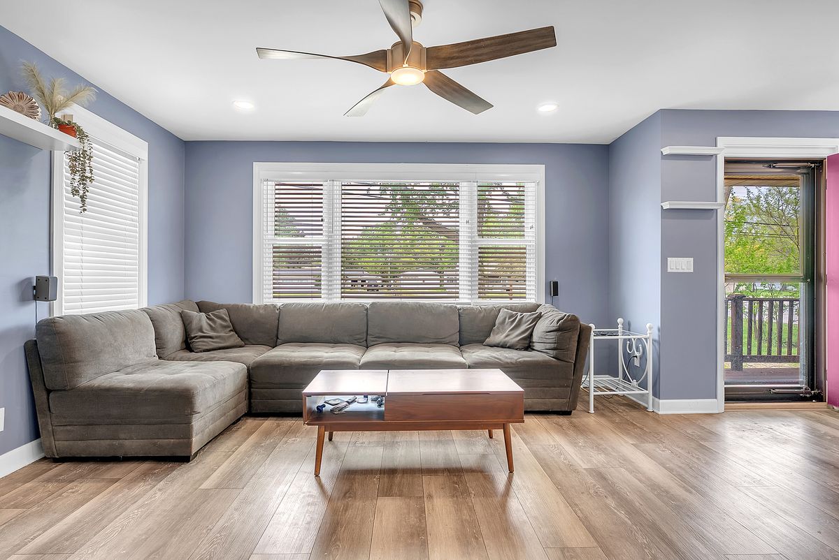 17W445 BUTTERFIELD Road, Oakbrook Terrace, IL 60181