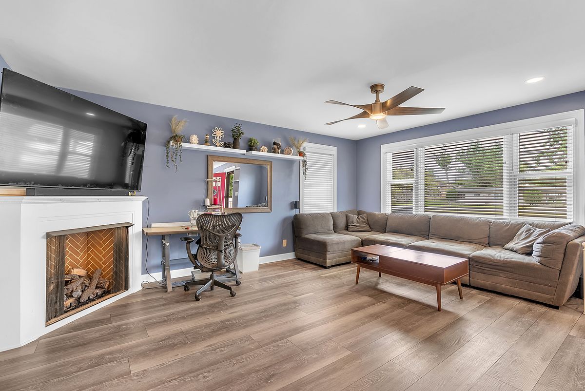 17W445 BUTTERFIELD Road, Oakbrook Terrace, IL 60181