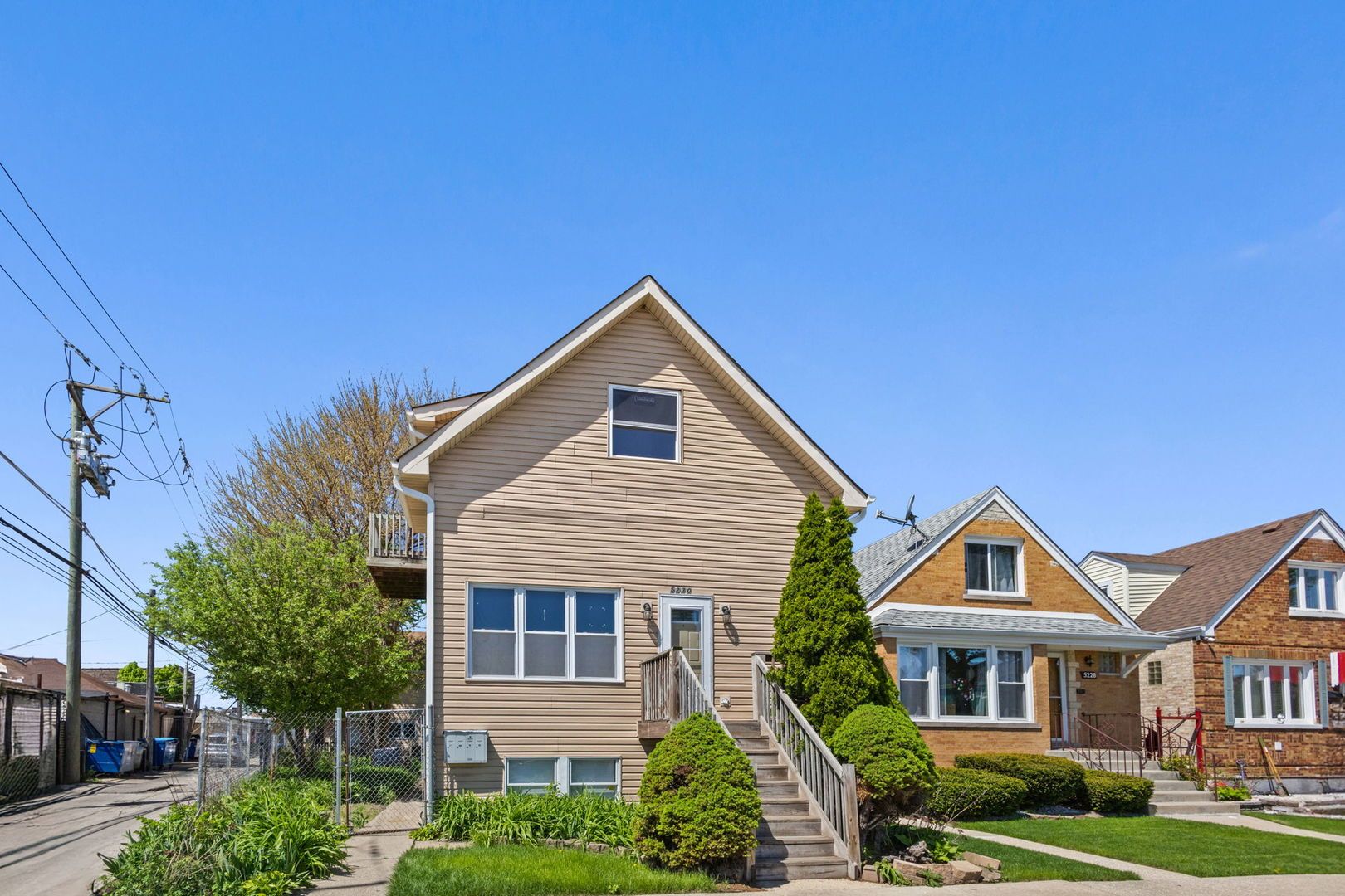5230 S Lockwood Avenue — Chicago, IL 60638