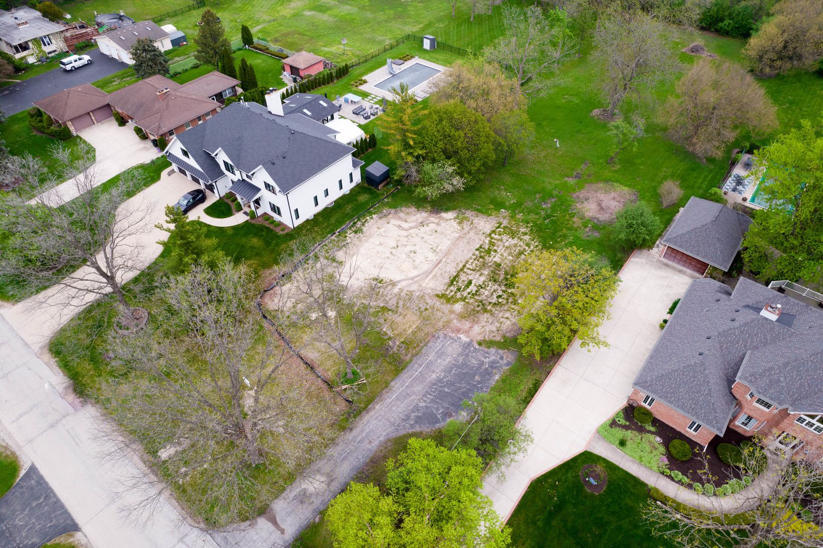 7725 S Drew Avenue — Burr Ridge, IL 60527