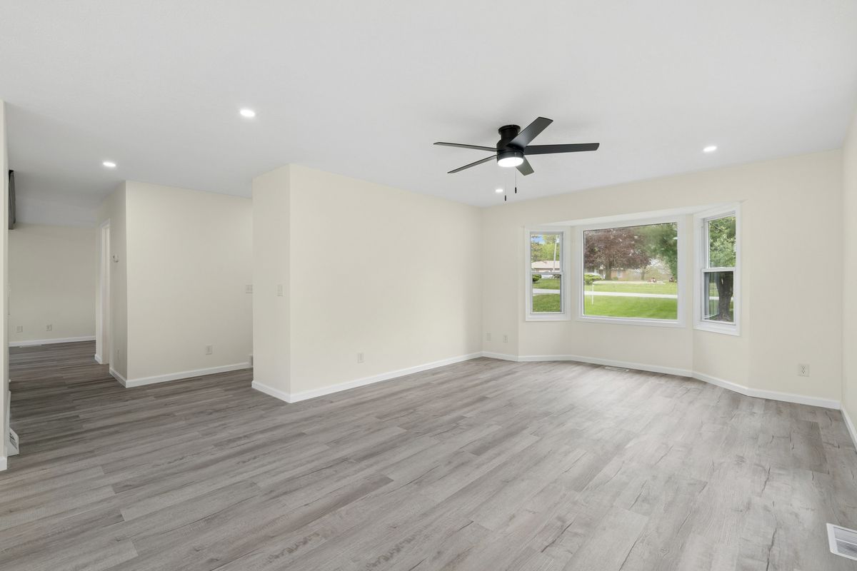 645 Suncrest Court, Sherrard, IL 61281
