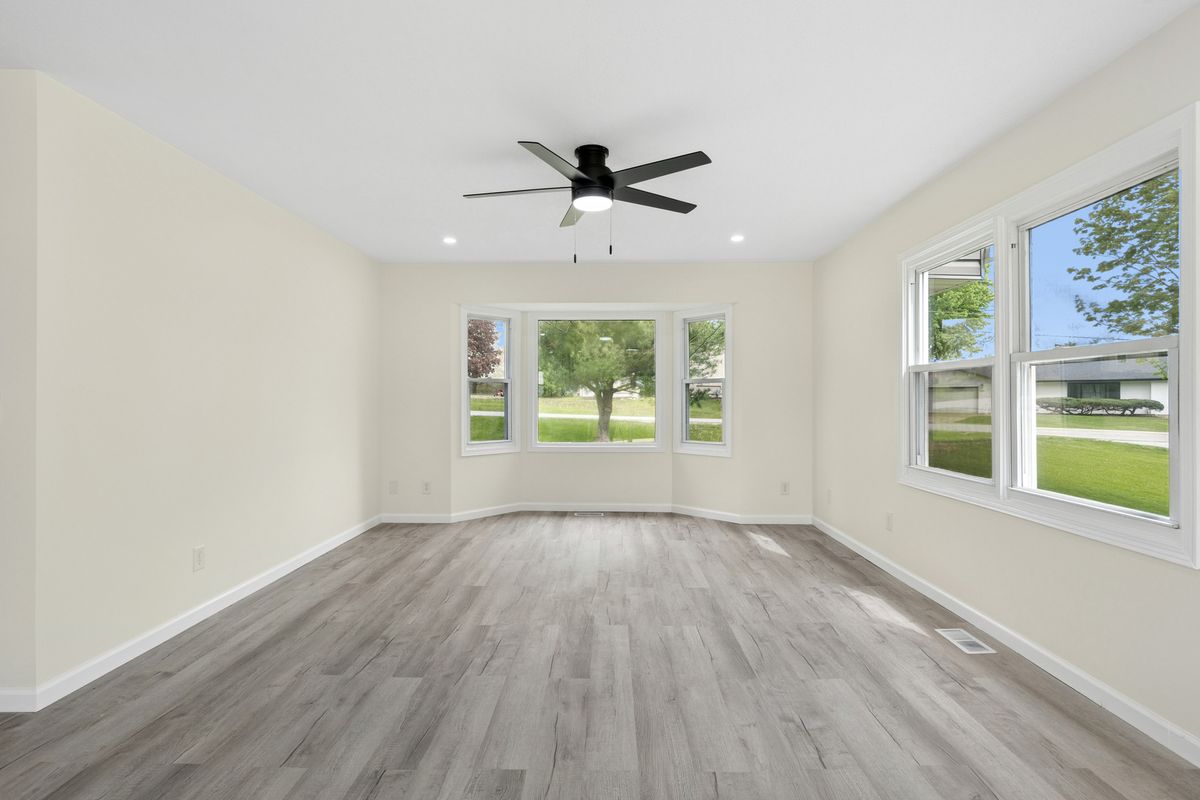 645 Suncrest Court, Sherrard, IL 61281