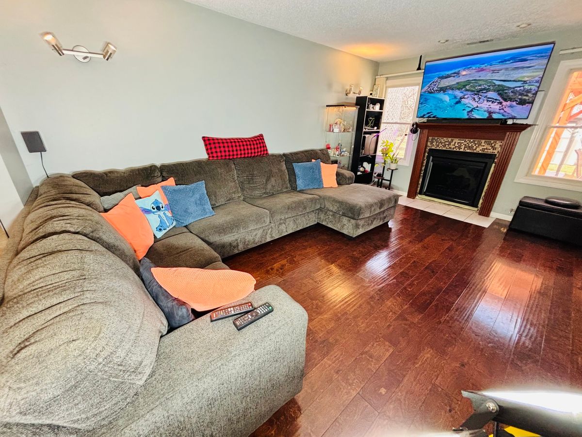 2022 Cardinal Drive, Glendale Heights, IL 60139