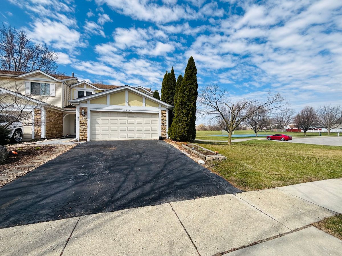 2022 Cardinal Drive, Glendale Heights, IL 60139