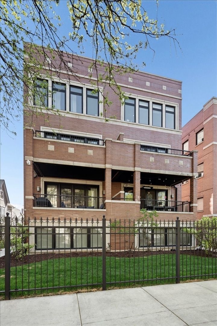2133 N Campbell Avenue #1D — Chicago, IL 60647