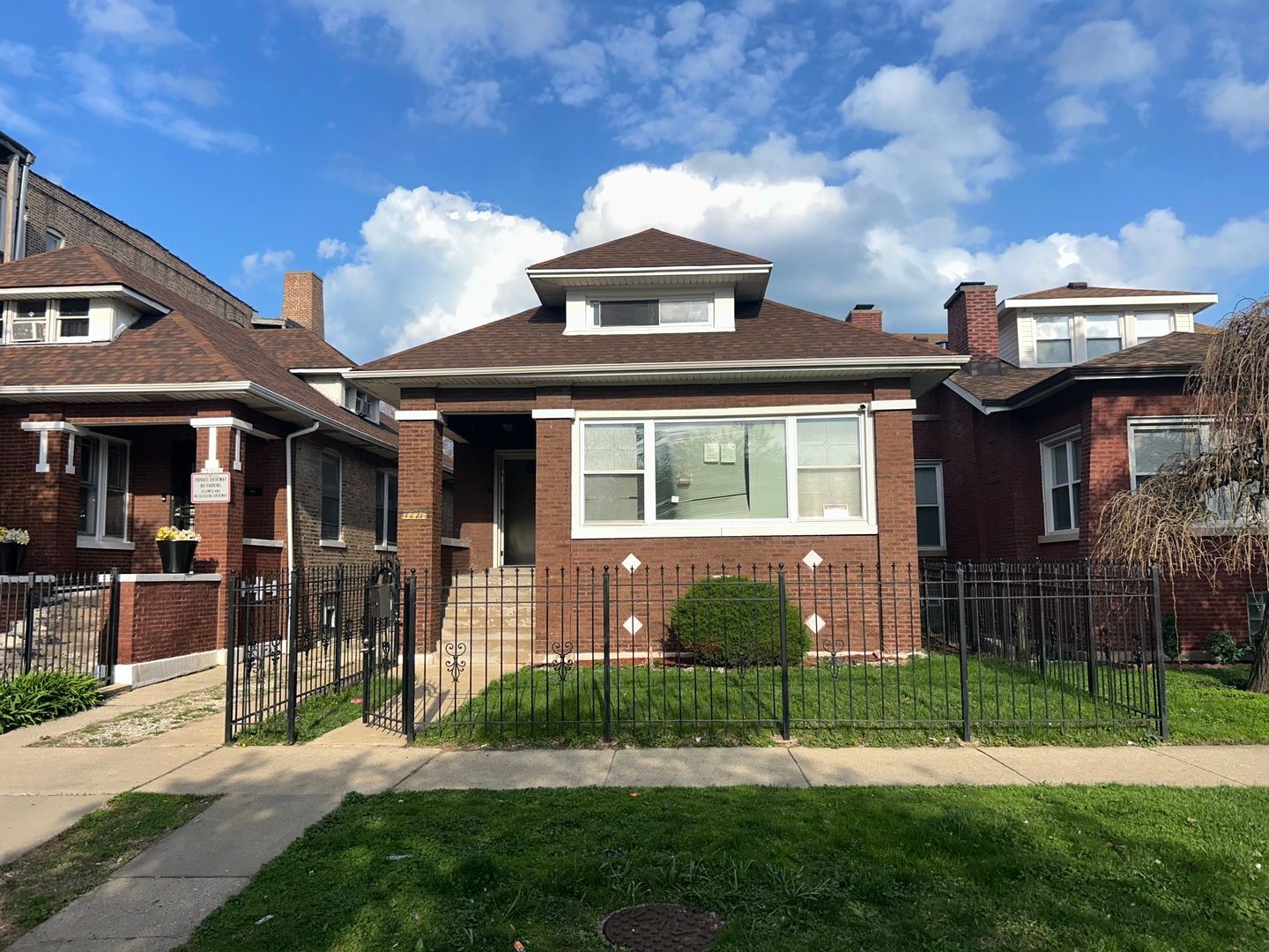 7221 S Bennett Avenue — Chicago, IL 60649