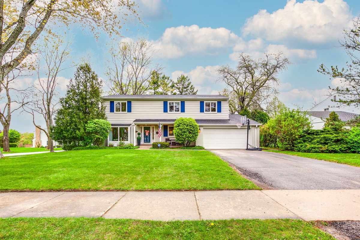 366 Birkdale Road, Lake Bluff, IL 60044