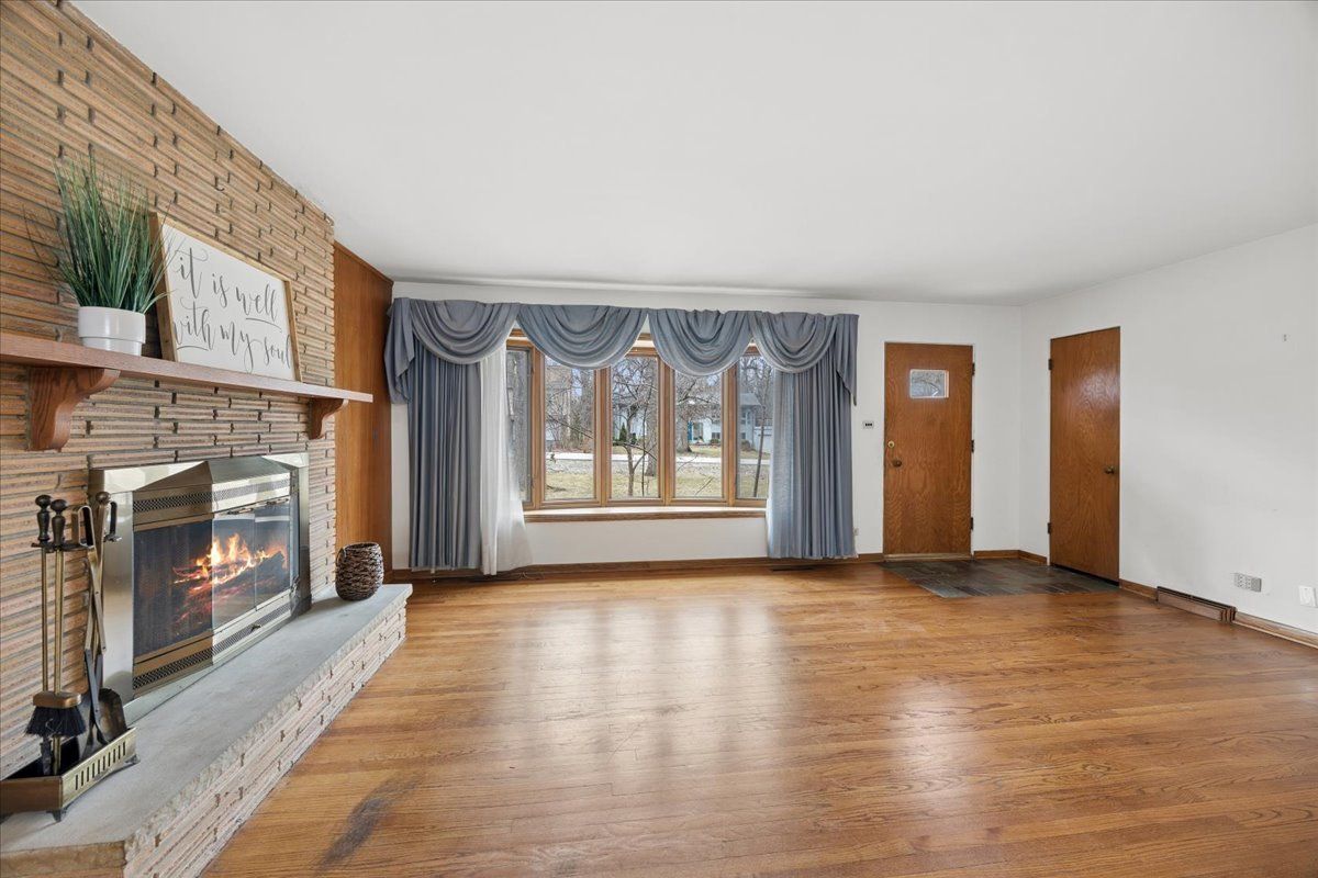 S645 Forest Street, Winfield, IL 60190