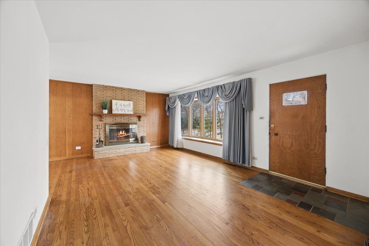 S645 Forest Street, Winfield, IL 60190