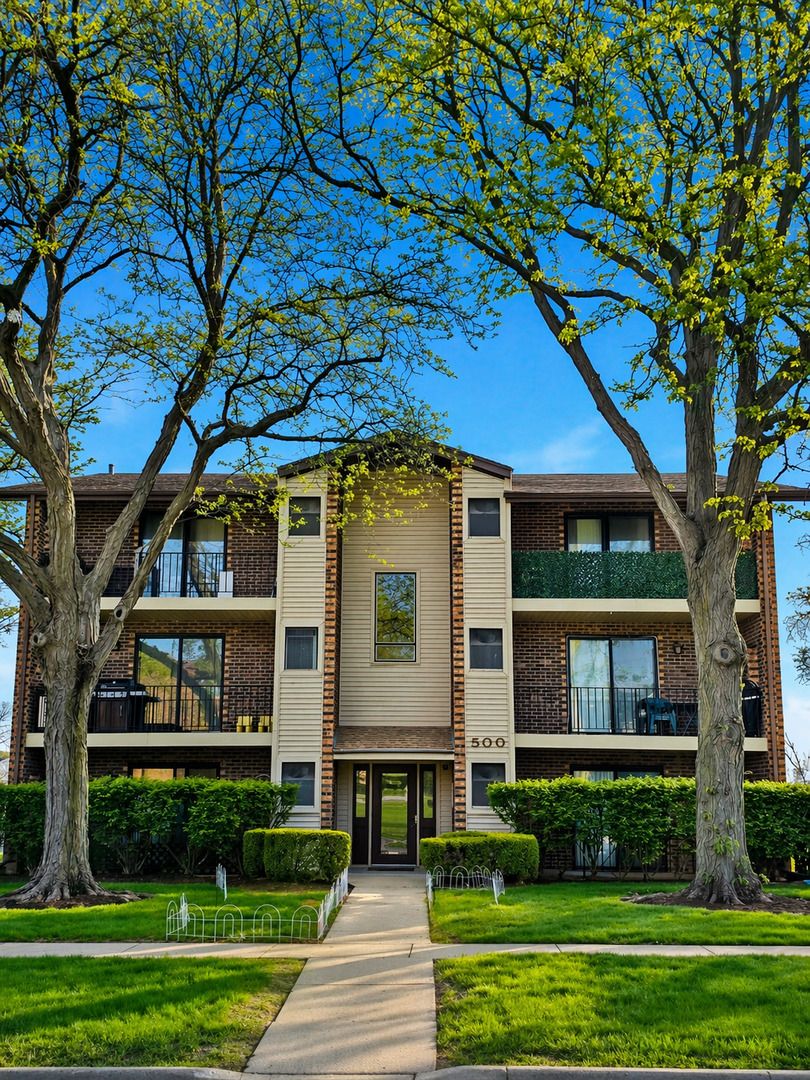 500 Valley Drive, Naperville, IL 60563