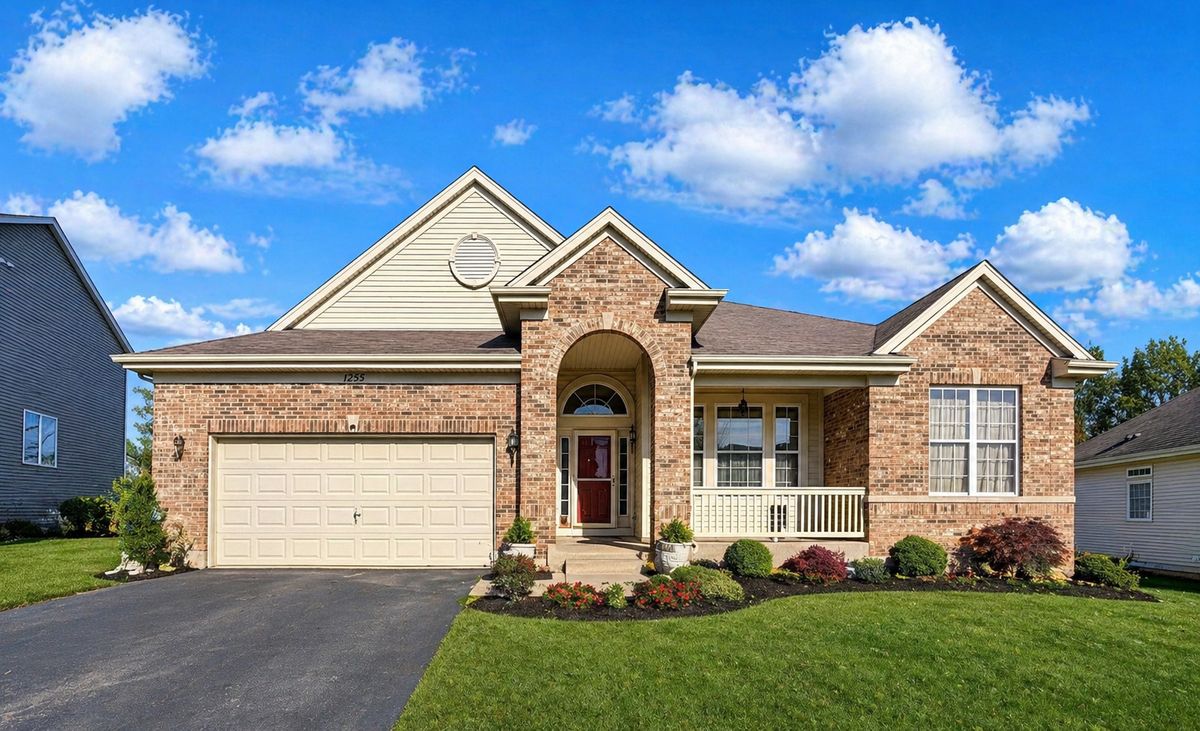 1255 Waterfront Lane, Pingree Grove, IL 60140