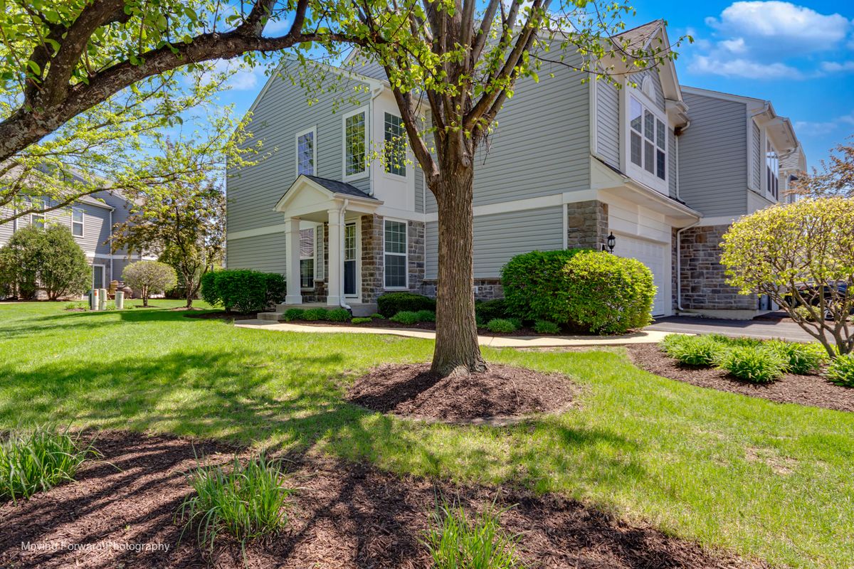 656 HAWLEY Drive, Oswego, IL 60543