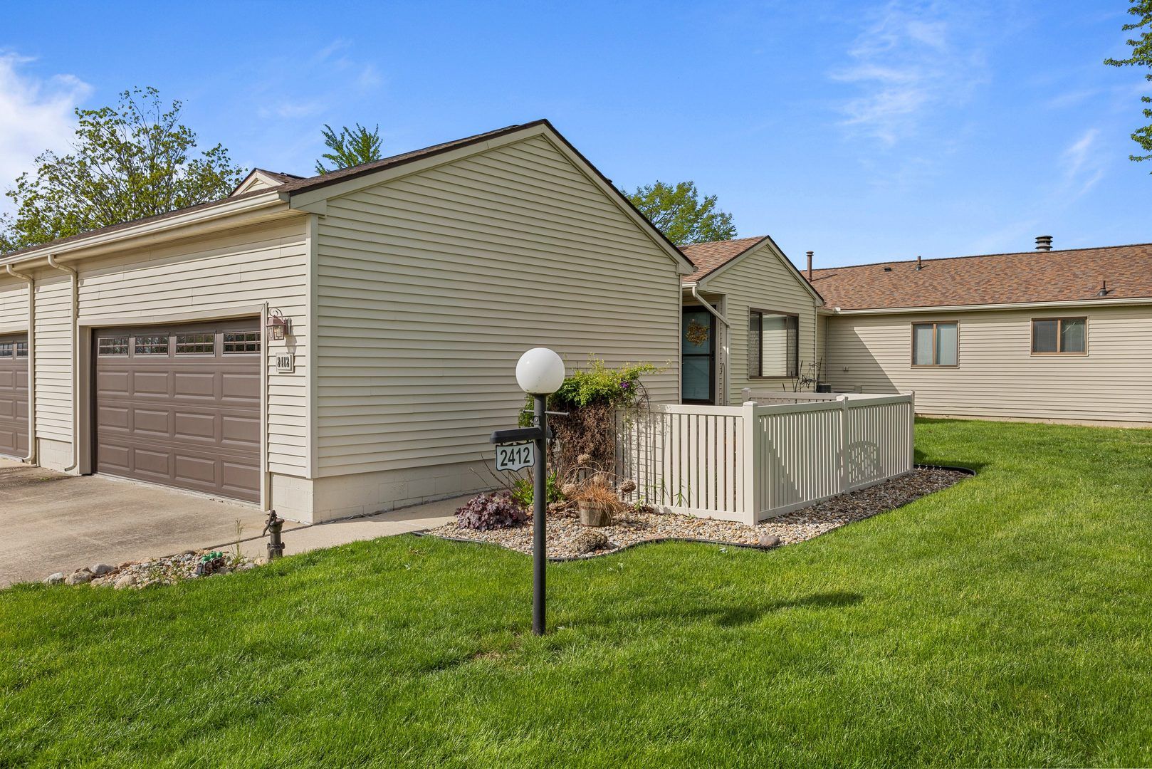 2412 Heritage Drive #2412 — Champaign, IL 61822