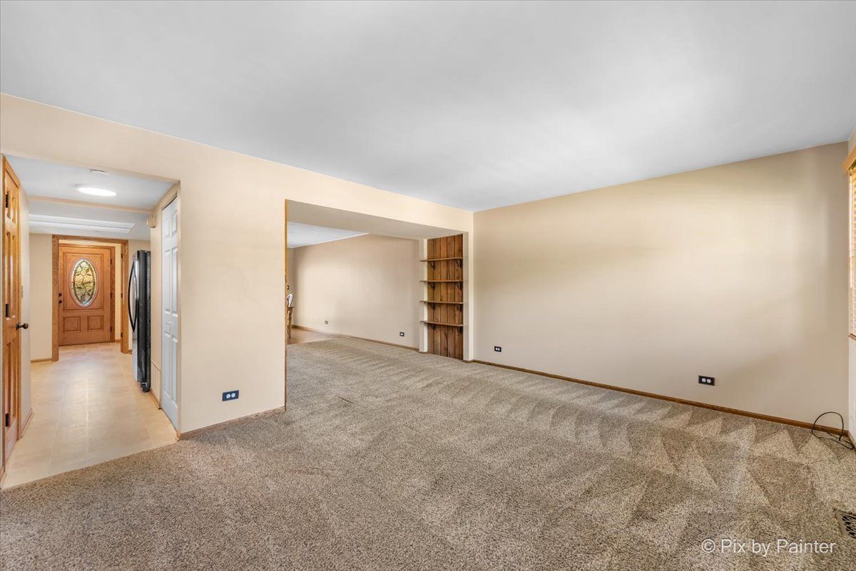 815 Mansfield Court, Schaumburg, IL 60194