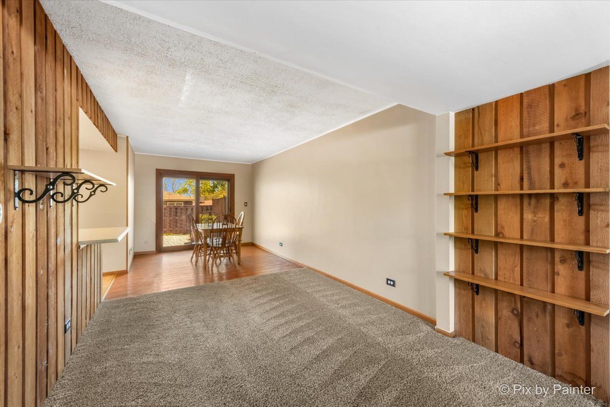 815 Mansfield Court, Schaumburg, IL 60194