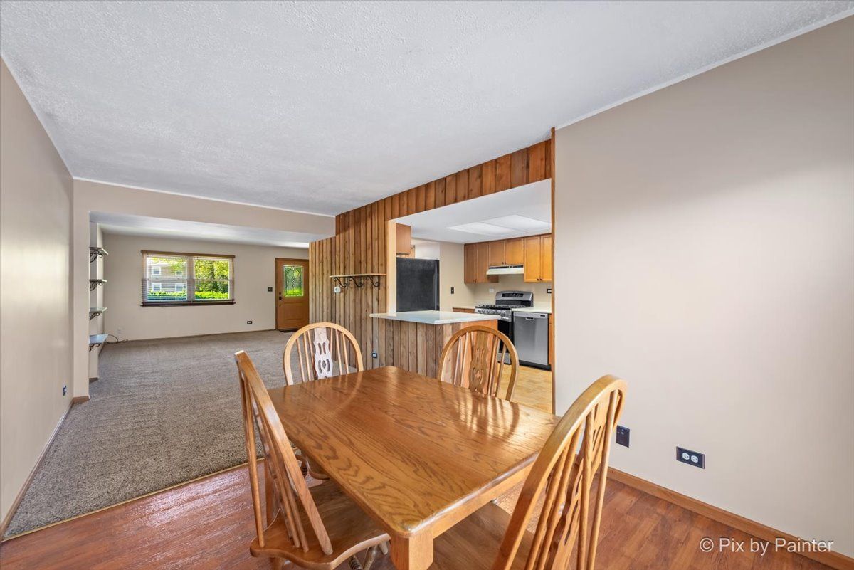 815 Mansfield Court, Schaumburg, IL 60194