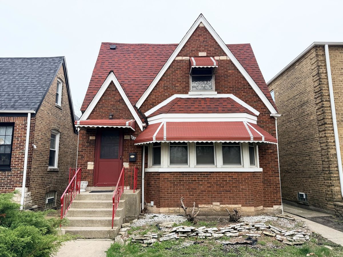 8613 Dorchester Avenue, Chicago, IL 60619
