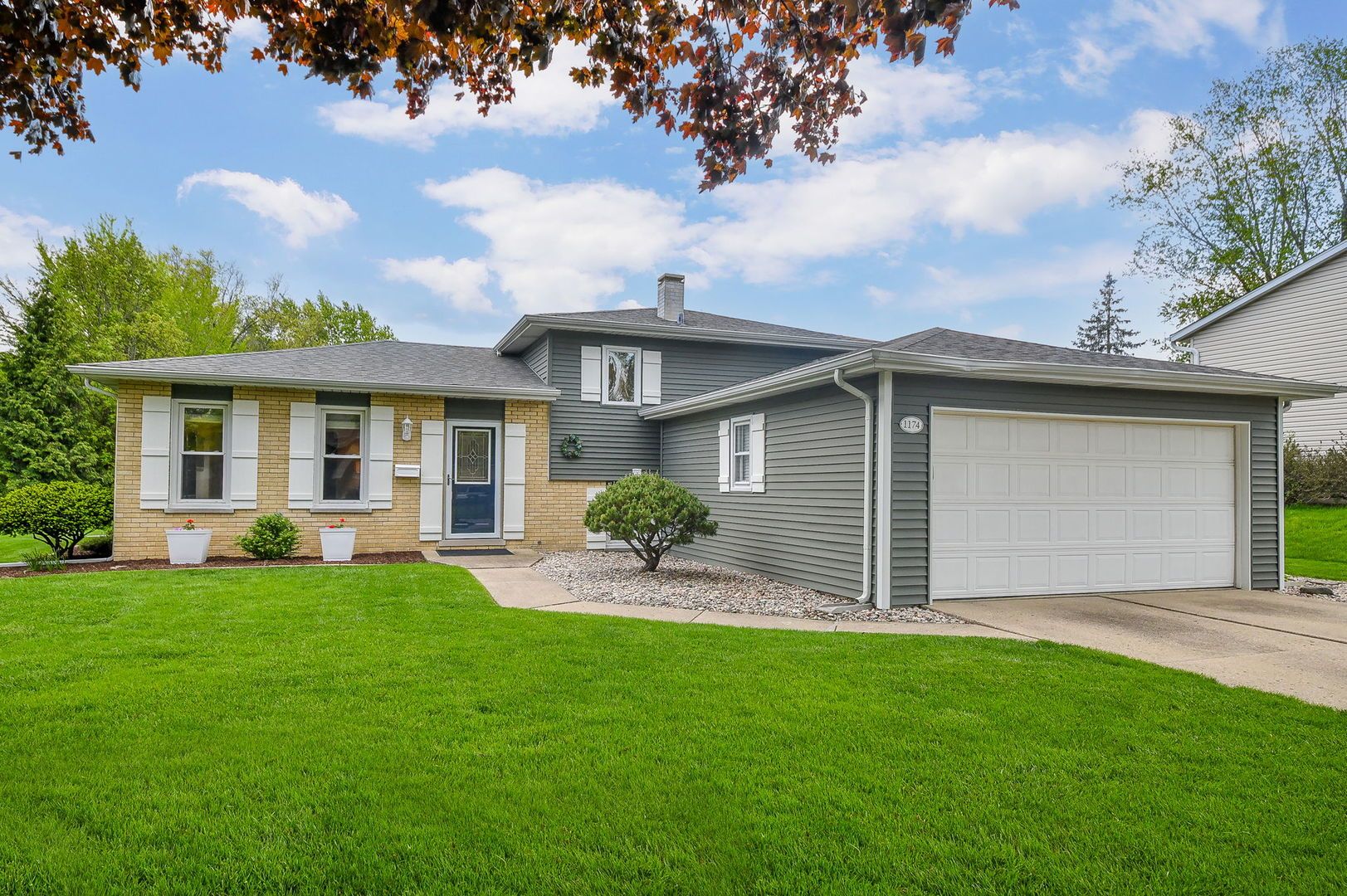 1174 Kent Court — Wheaton, IL 60189