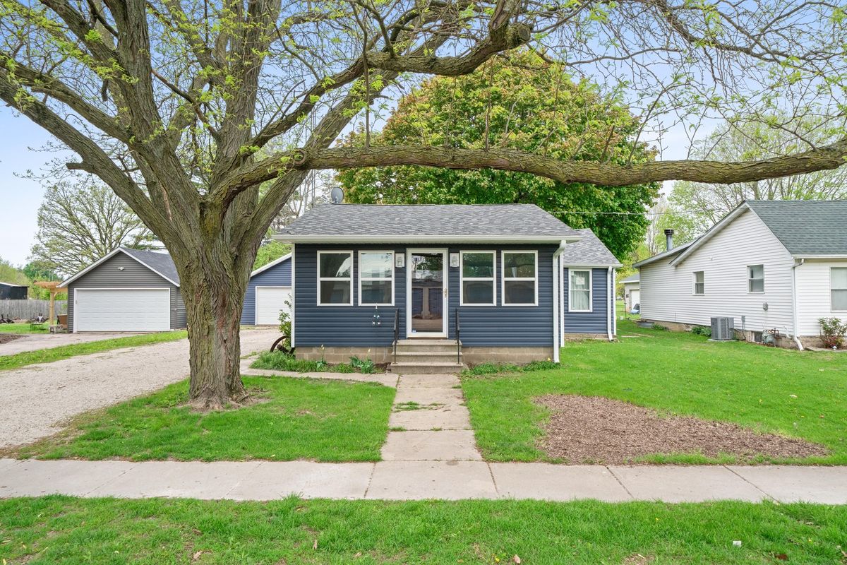 210 Green Street, Somonauk, IL 60552