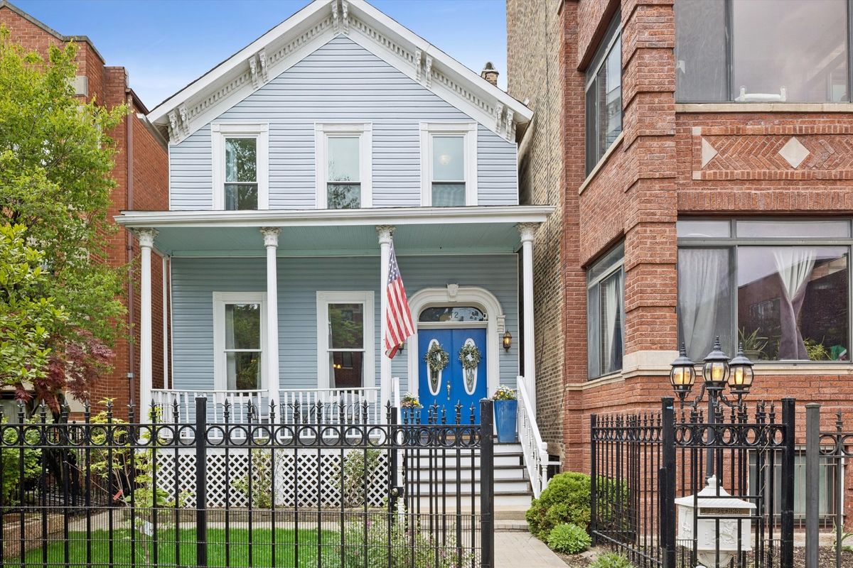 812 Bell Avenue, Chicago, IL 60612